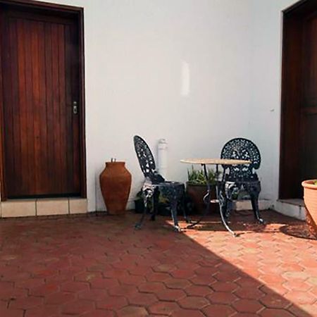 Fly Me To The Moon Guesthouse Mossel Bay Ngoại thất bức ảnh