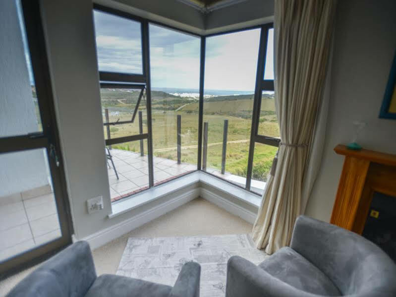 Fly Me To The Moon Guesthouse Mossel Bay Ngoại thất bức ảnh
